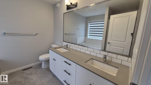 5120 23 Avenue, Edmonton, AB - Indoor Photo Showing Bathroom