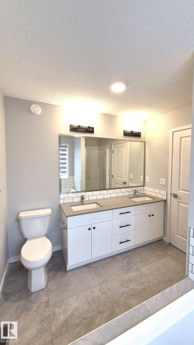 5120 23 Avenue, Edmonton, AB - Indoor Photo Showing Bathroom