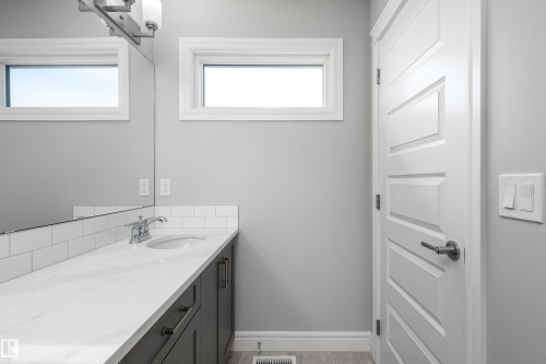 1330 Enright Landing, Edmonton, AB - Indoor Photo Showing Bathroom