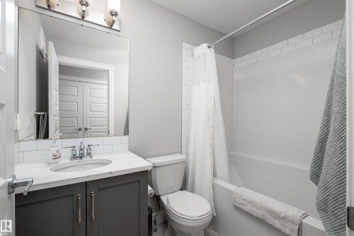 1330 Enright Landing, Edmonton, AB - Indoor Photo Showing Bathroom