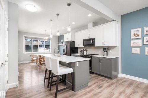 1330 Enright Landing, Edmonton, AB - Indoor Photo Showing Kitchen With Stainless Steel Kitchen With Upgraded Kitchen