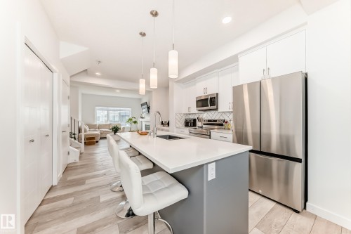 6620 46 Avenue, Beaumont, AB - Indoor Photo Showing Kitchen With Upgraded Kitchen