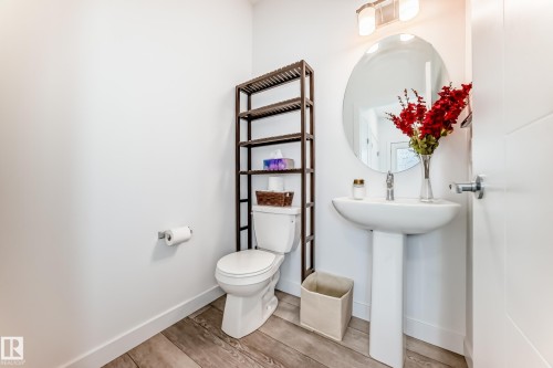 6620 46 Avenue, Beaumont, AB - Indoor Photo Showing Bathroom