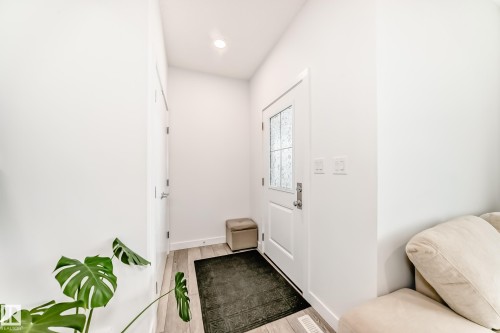 6620 46 Avenue, Beaumont, AB - Indoor Photo Showing Other Room