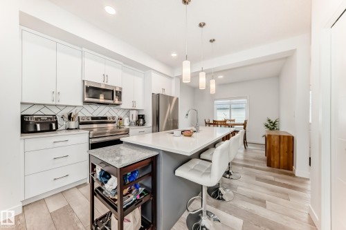 6620 46 Avenue, Beaumont, AB - Indoor Photo Showing Kitchen With Upgraded Kitchen
