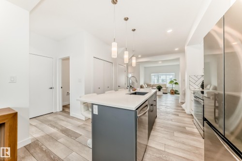 6620 46 Avenue, Beaumont, AB - Indoor Photo Showing Kitchen With Upgraded Kitchen