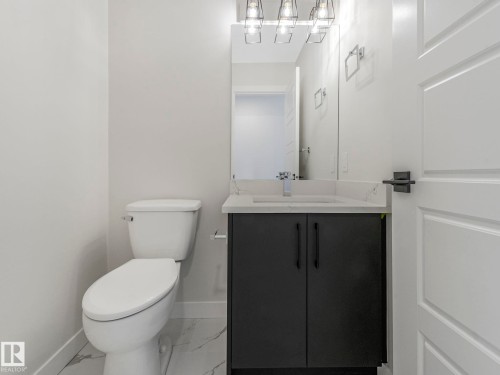 11 Dalquist Bay, Leduc, AB - Indoor Photo Showing Bathroom