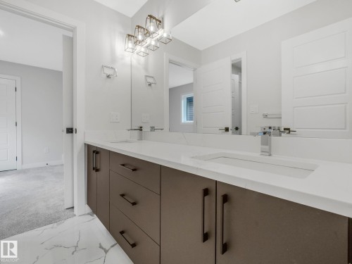 11 Dalquist Bay, Leduc, AB - Indoor Photo Showing Bathroom
