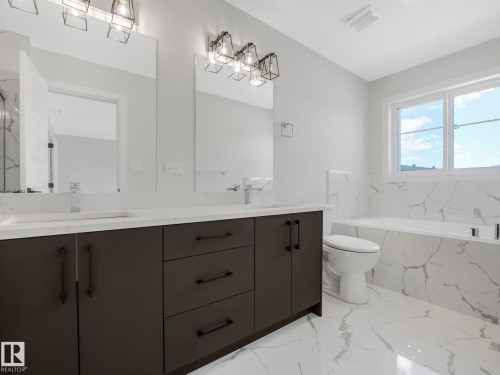 11 Dalquist Bay, Leduc, AB - Indoor Photo Showing Bathroom