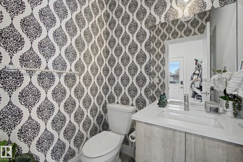11406 55 Avenue, Edmonton, AB - Indoor Photo Showing Bathroom
