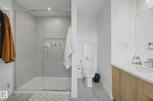 11406 55 Avenue, Edmonton, AB - Indoor Photo Showing Bathroom