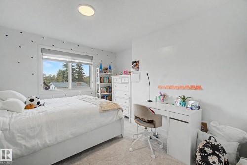 11406 55 Avenue, Edmonton, AB - Indoor Photo Showing Bedroom