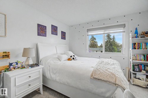 11406 55 Avenue, Edmonton, AB - Indoor Photo Showing Bedroom
