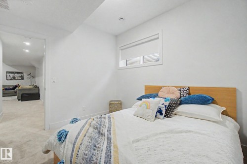 11406 55 Avenue, Edmonton, AB - Indoor Photo Showing Bedroom