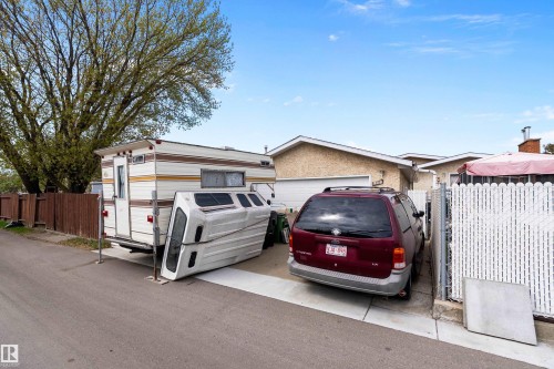 Image quality insufficient for description - 15907 101 Street, Edmonton, AB - Outdoor