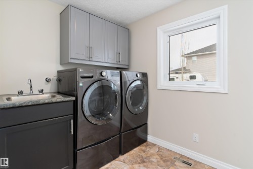 231 Greenfield Way, Fort Saskatchewan, AB - Indoor Photo Showing Laundry Room