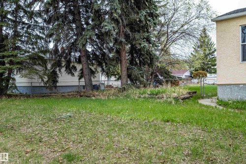 11612 130 Avenue, Edmonton, AB - Outdoor