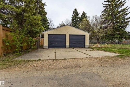 11612 130 Avenue, Edmonton, AB - Outdoor