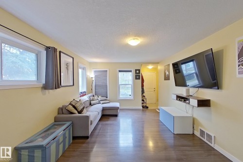11612 130 Avenue, Edmonton, AB - Indoor Photo Showing Other Room