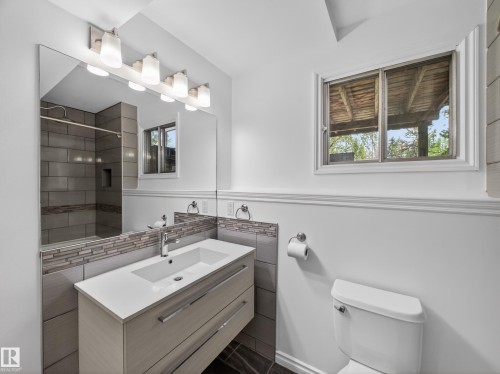 3520 49A Street, Edmonton, AB - Indoor Photo Showing Bathroom