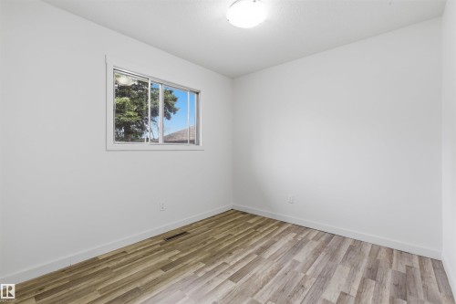 7604 142 Avenue, Edmonton, AB - Indoor Photo Showing Other Room