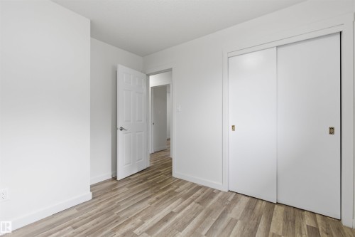 7604 142 Avenue, Edmonton, AB - Indoor Photo Showing Other Room