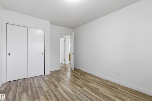 7604 142 Avenue, Edmonton, AB - Indoor Photo Showing Other Room