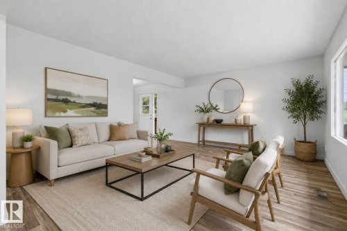 7604 142 Avenue, Edmonton, AB - Indoor Photo Showing Living Room