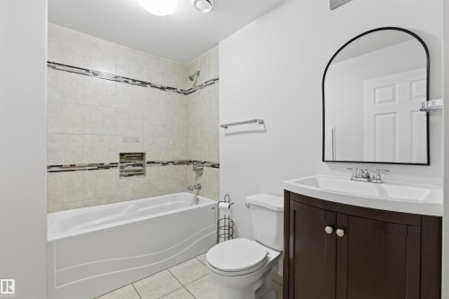 7604 142 Avenue, Edmonton, AB - Indoor Photo Showing Bathroom