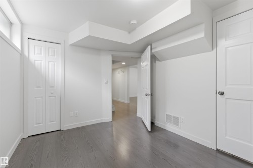 7604 142 Avenue, Edmonton, AB - Indoor Photo Showing Other Room