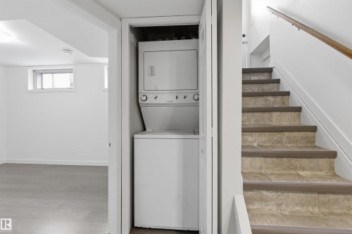 7604 142 Avenue, Edmonton, AB - Indoor Photo Showing Laundry Room