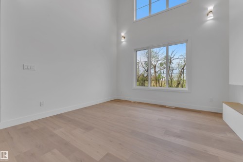 8441 Mayday Link Sw, Edmonton, AB - Indoor Photo Showing Other Room