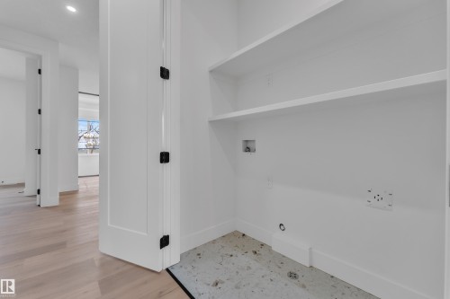 8441 Mayday Link Sw, Edmonton, AB - Indoor Photo Showing Other Room