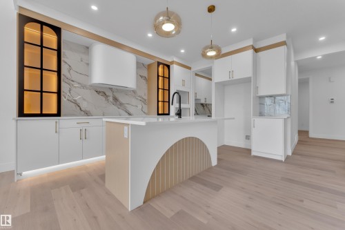 8441 Mayday Link Sw, Edmonton, AB - Indoor Photo Showing Kitchen