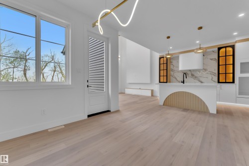 8441 Mayday Link Sw, Edmonton, AB - Indoor Photo Showing Other Room