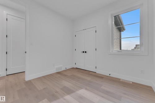 8441 Mayday Link Sw, Edmonton, AB - Indoor Photo Showing Other Room