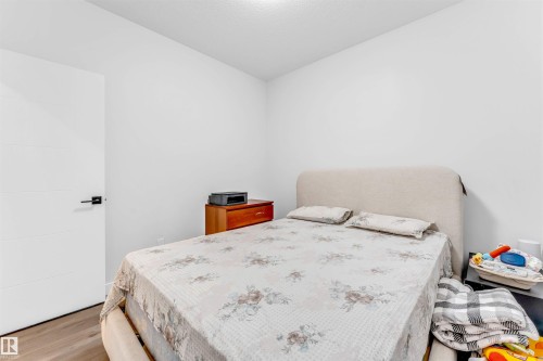 4708 177 Avenue, Edmonton, AB - Indoor Photo Showing Bedroom