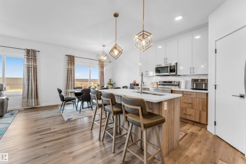 4708 177 Avenue, Edmonton, AB - Indoor