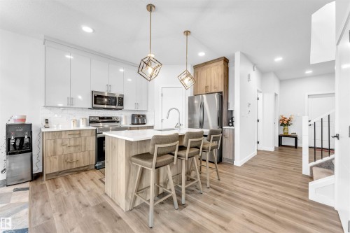 4708 177 Avenue, Edmonton, AB - Indoor Photo Showing Kitchen With Upgraded Kitchen