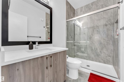 4708 177 Avenue, Edmonton, AB - Indoor Photo Showing Bathroom