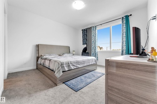 4708 177 Avenue, Edmonton, AB - Indoor Photo Showing Bedroom