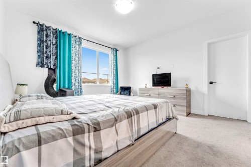 4708 177 Avenue, Edmonton, AB - Indoor Photo Showing Bedroom