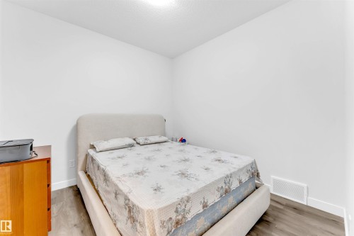 4708 177 Avenue, Edmonton, AB - Indoor Photo Showing Bedroom
