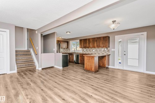 6612 182 Street, Edmonton, AB - Indoor Photo Showing Kitchen