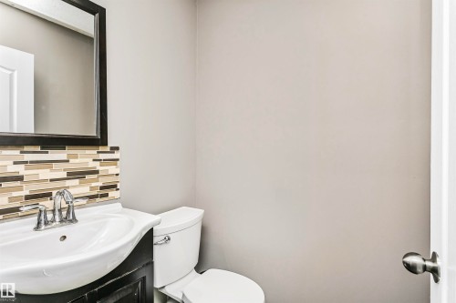 6612 182 Street, Edmonton, AB - Indoor Photo Showing Bedroom