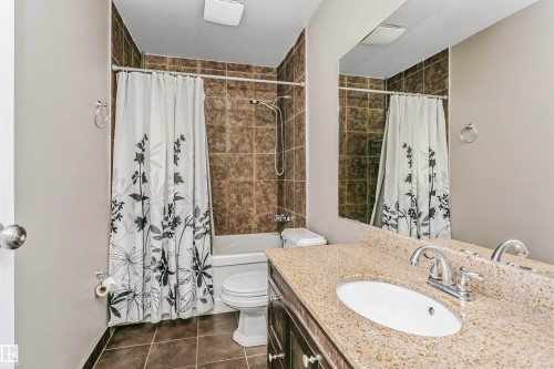 6612 182 Street, Edmonton, AB - Indoor Photo Showing Bathroom