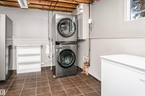 6612 182 Street, Edmonton, AB - Indoor Photo Showing Laundry Room