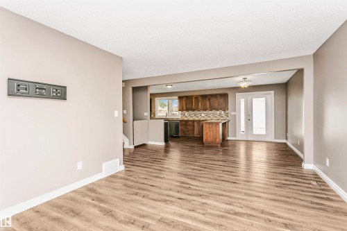 6612 182 Street, Edmonton, AB - Indoor Photo Showing Kitchen