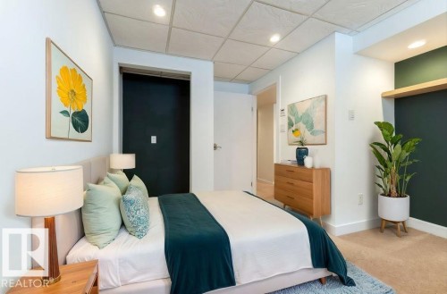 17815 62C Avenue, Edmonton, AB - Indoor Photo Showing Bedroom