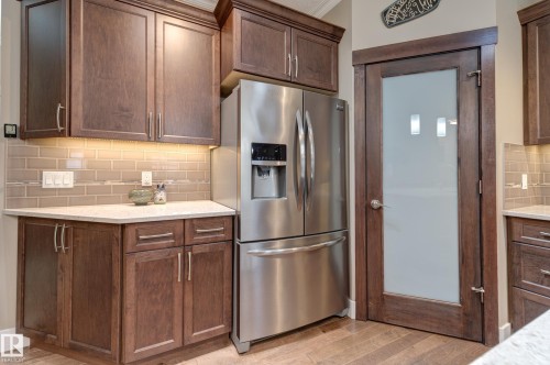 210 50 Heatherglen Drive, Spruce Grove, AB - Indoor Photo Showing Kitchen